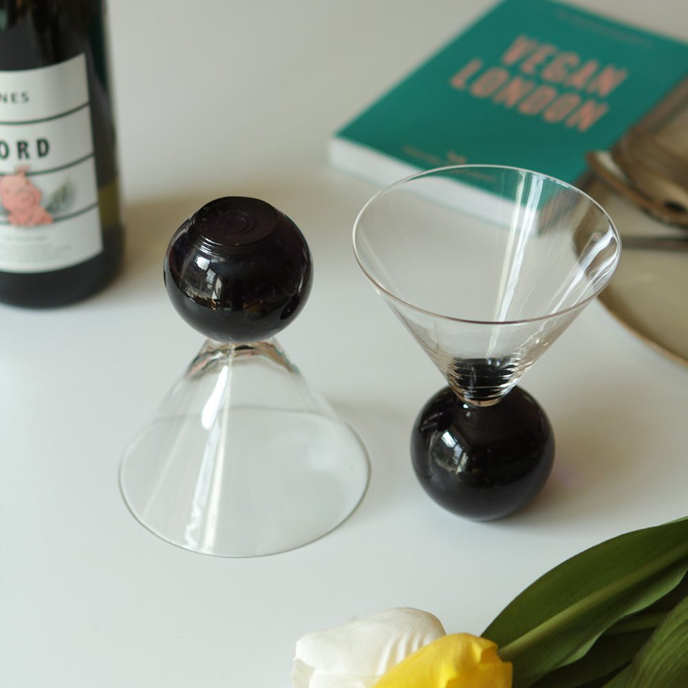 Bicchiere in Vetro con Base a Sfera Viola: Eleganza e Stile per Ogni Bevanda