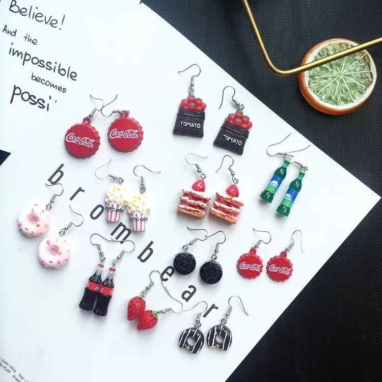 Orecchini  con simulazione di ciambella, bibita, torta e tappo