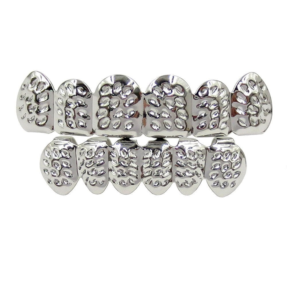 Dentiere dorate per il ballo di Halloween