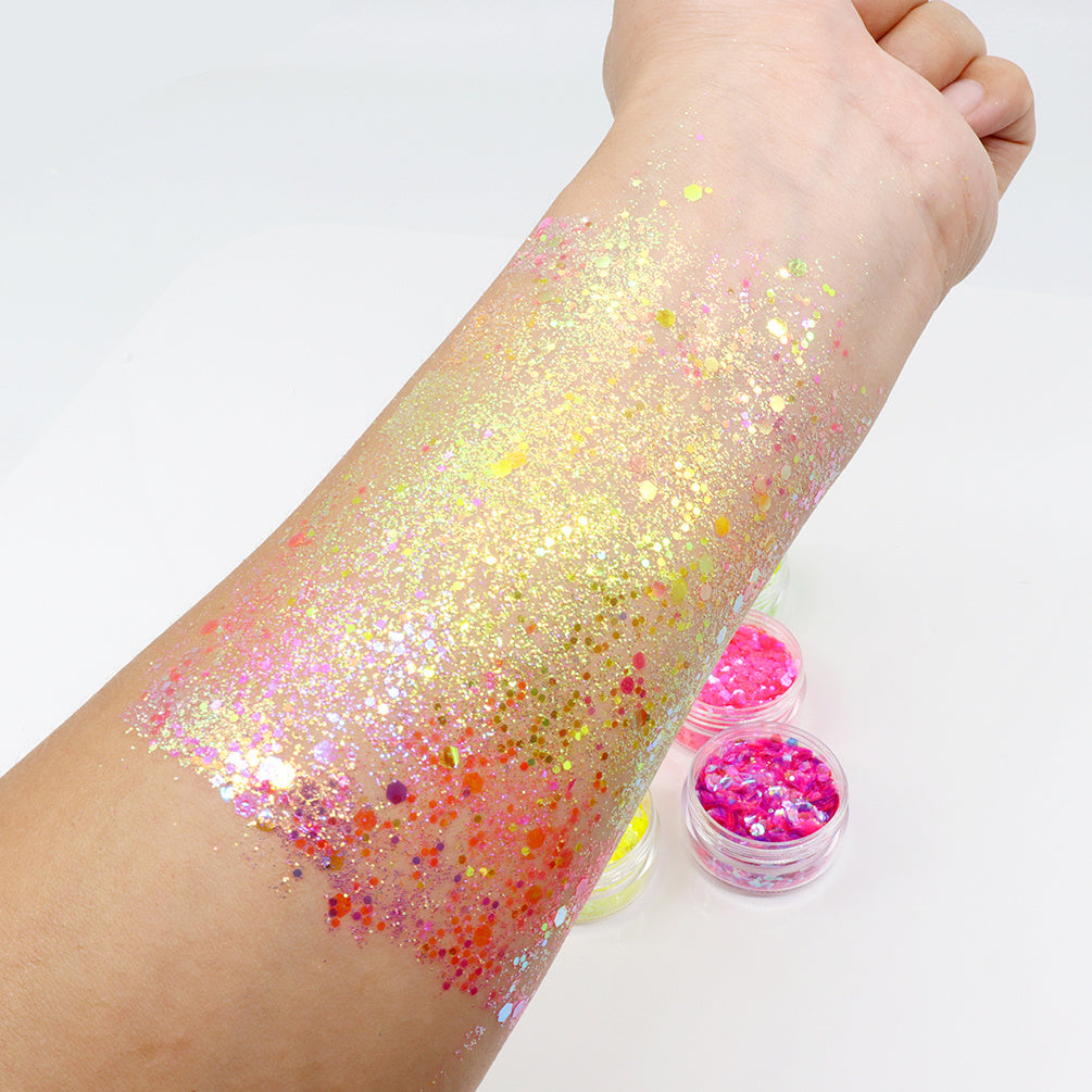 Trucco viso UV Glow per festival con glitter, ombretto in polvere e smalto